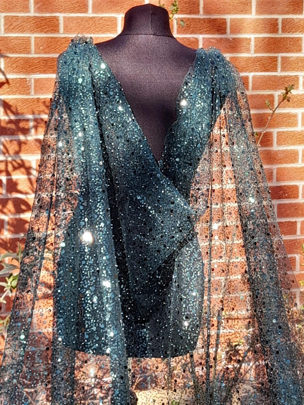 Elegant Emerald Green Cathedral Wedding Cape Veil - Dramatic Beaded Cloak for a Regal Look