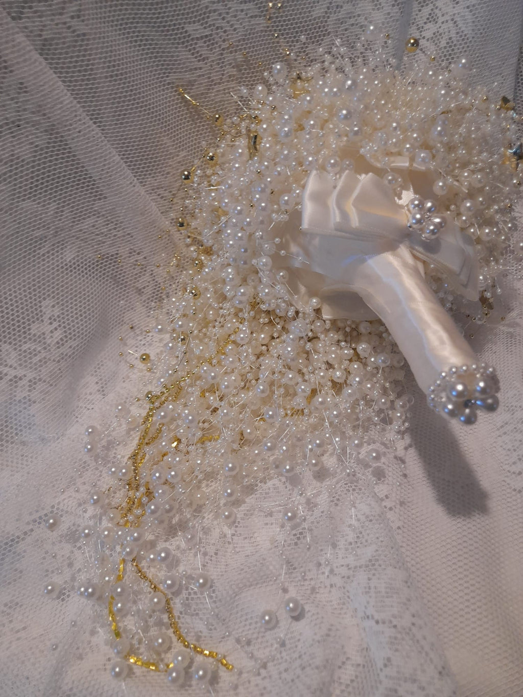 Celestial Pearl Wedding Bouquet: Ivory Waterfall Cascade with Gold Stars