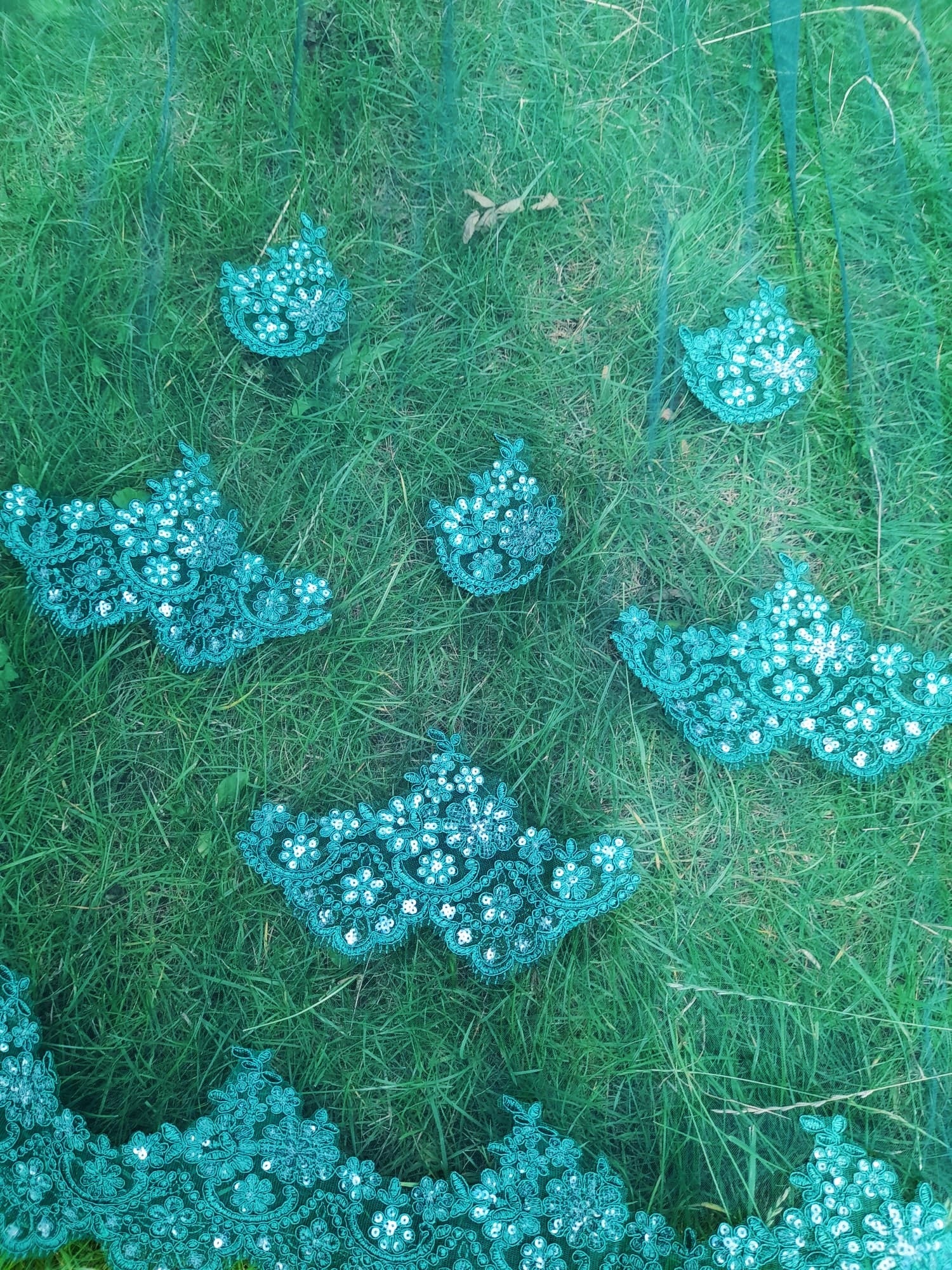 Unique Emerald Green Lace Edge Cloak for a Regal and Romantic Wedding Look