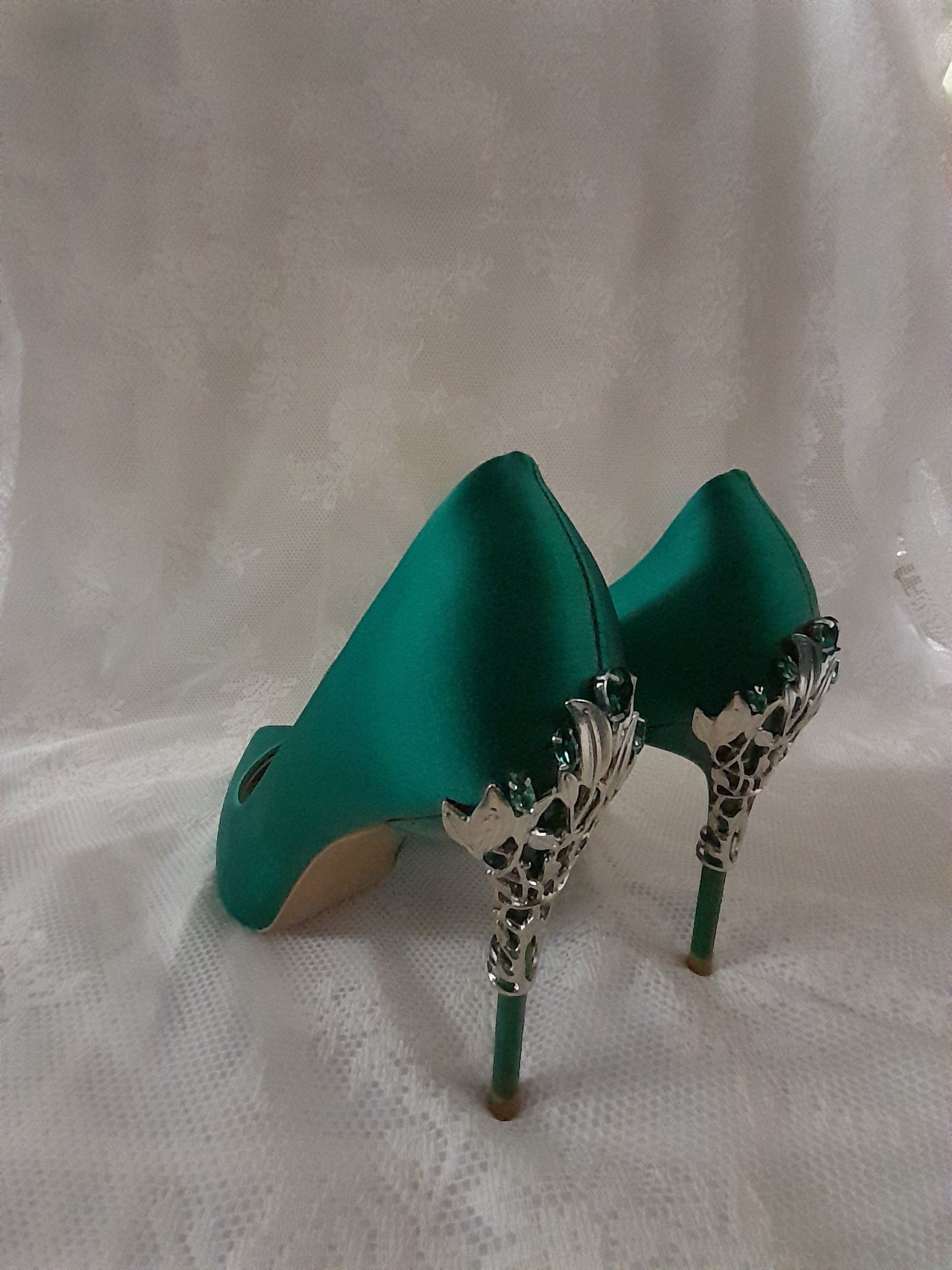 Emerald Green Satin Shoes - Elegant Gothic Wedding Heels for Bride