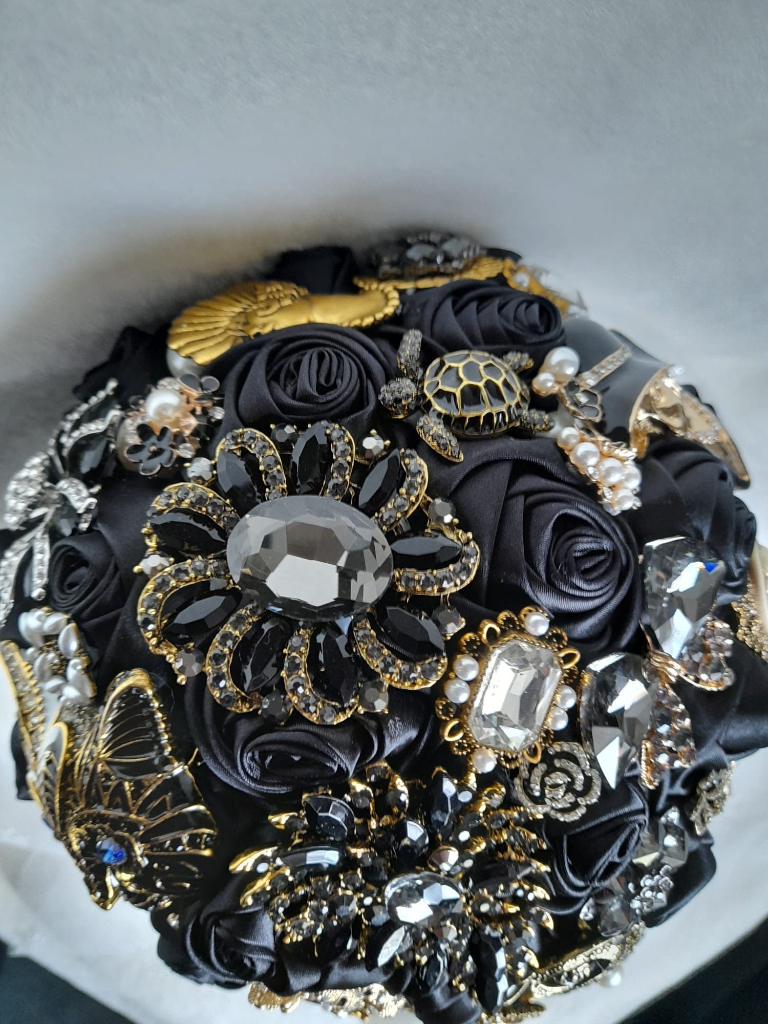 Black and Gold Gothic Waterfall Bouquet: Exquisite Brooch Cascading Wedding Bouquet with a Vintage Flair