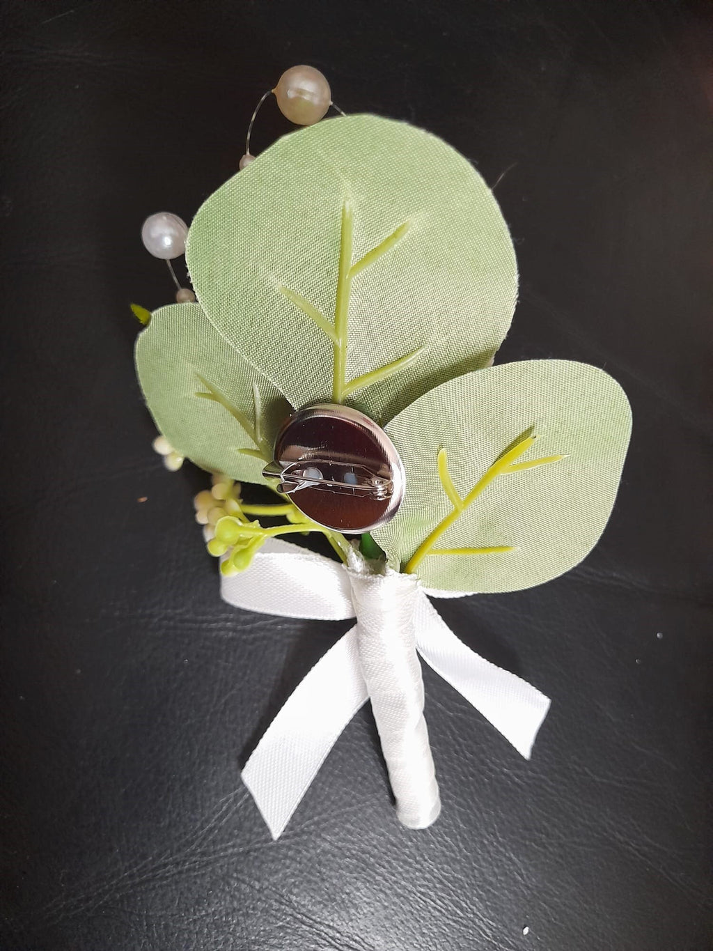 Ivory Floral Boutonniere for Groom's Wedding Attire - Handcrafted Buttonhole