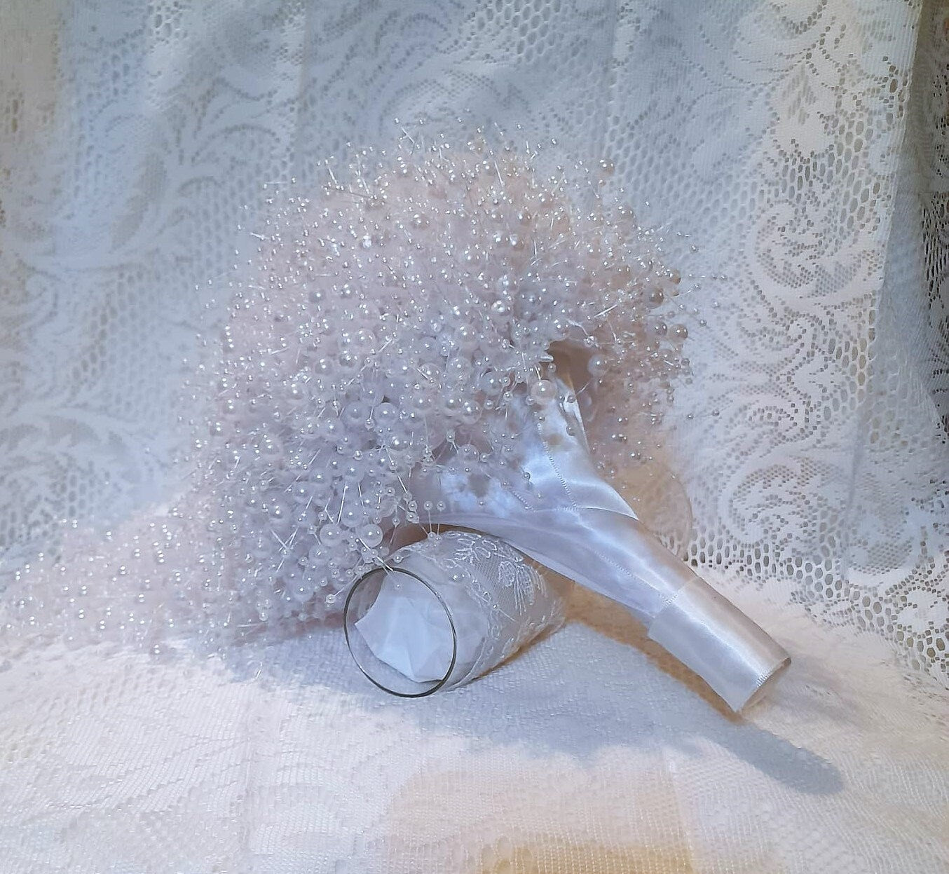 Minimalist White Pearl Waterfall Cascading Waterdrop Bridal Bouquet
