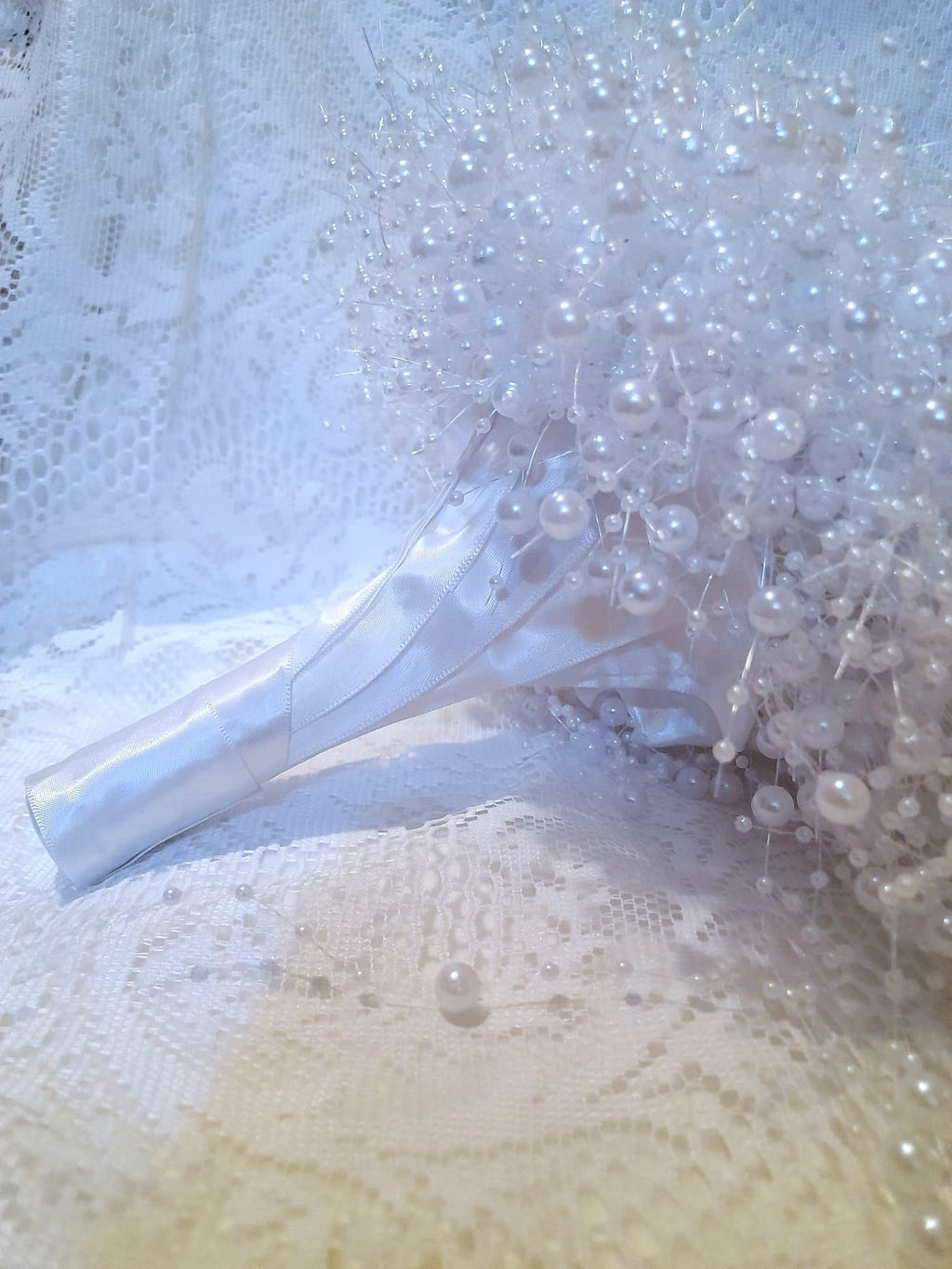 Minimalist White Pearl Waterfall Cascading Waterdrop Bridal Bouquet