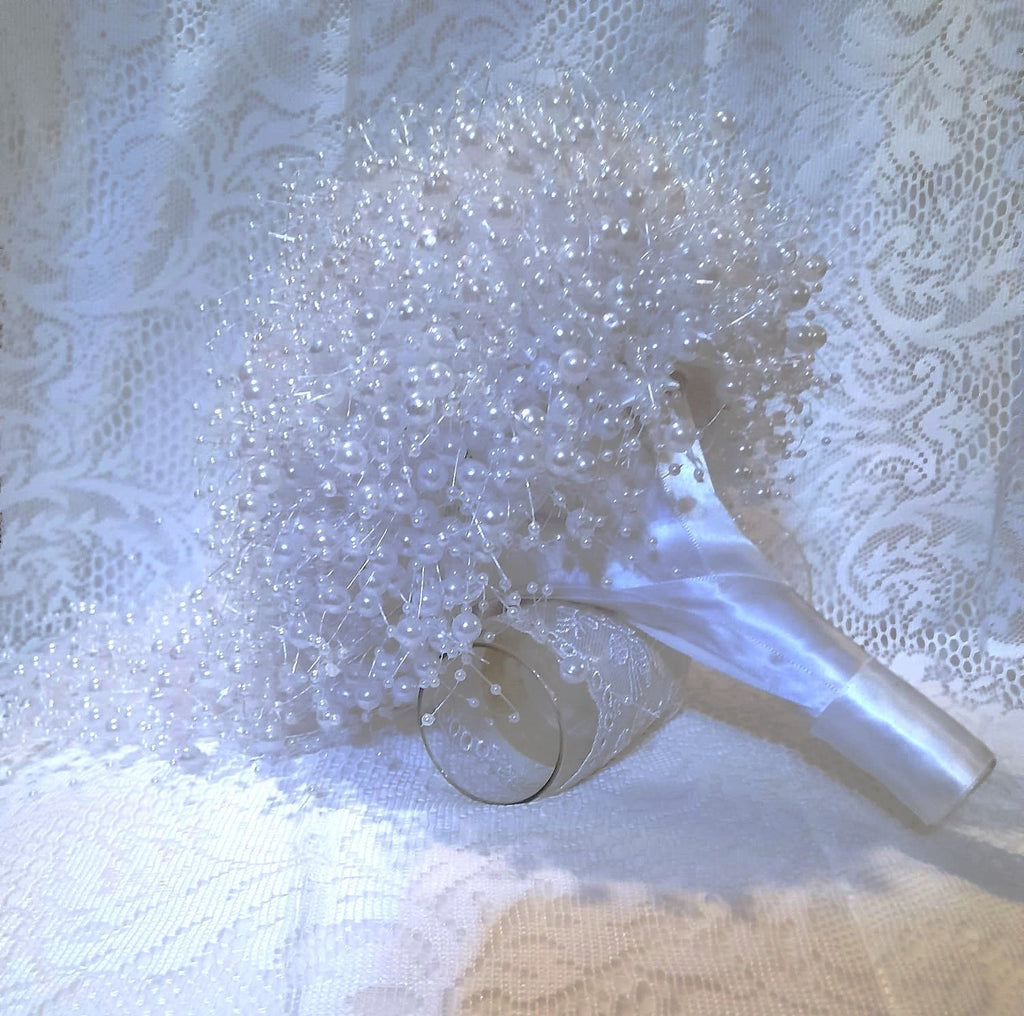 Minimalist White Pearl Waterfall Cascading Waterdrop Bridal Bouquet