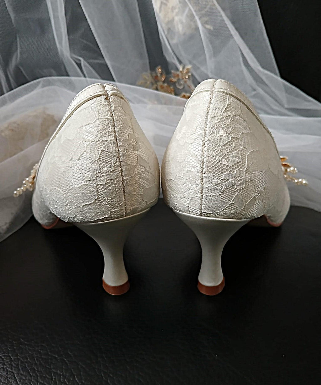 Ivory Lace Wedding Shoes with Clips & Matching Bag: Bridal Footwear Set