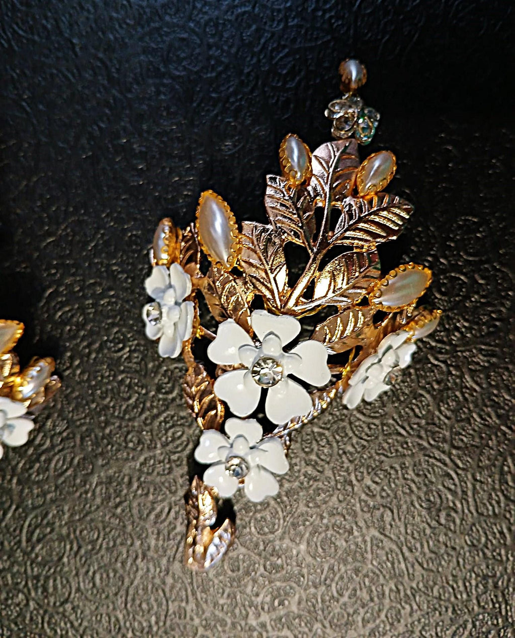 Gold Floral Wedding Shoe Clips: Elegant Bridal Heel Decoration