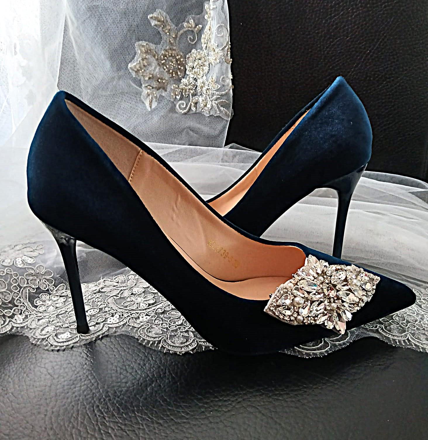 Navy Velvet Bridal Shoe Clips & Clutch Bag Set: Formal Occasion Heels