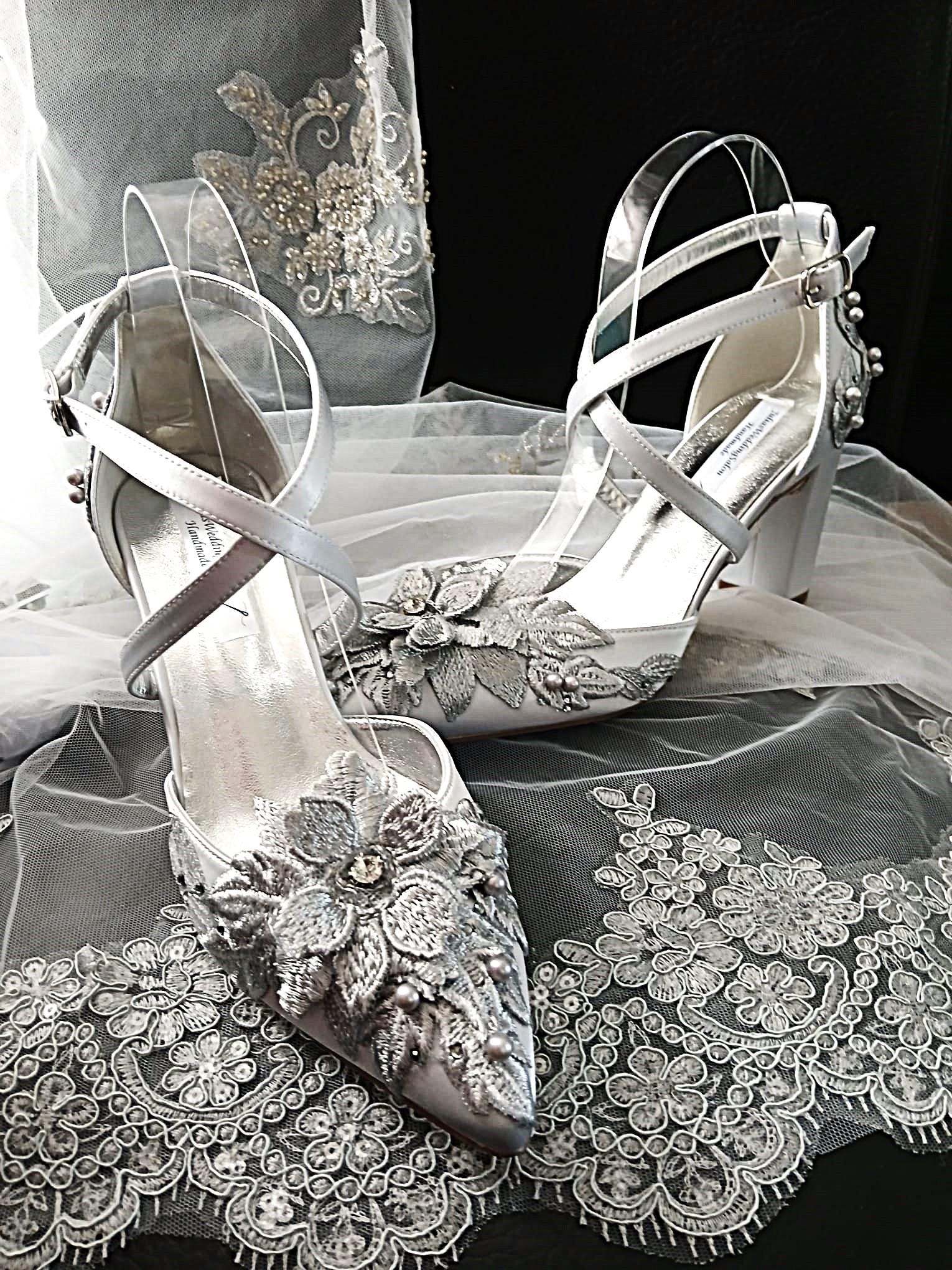Silver Grey Floral Block Heel Sandal Set: Clutch Bag & Hat