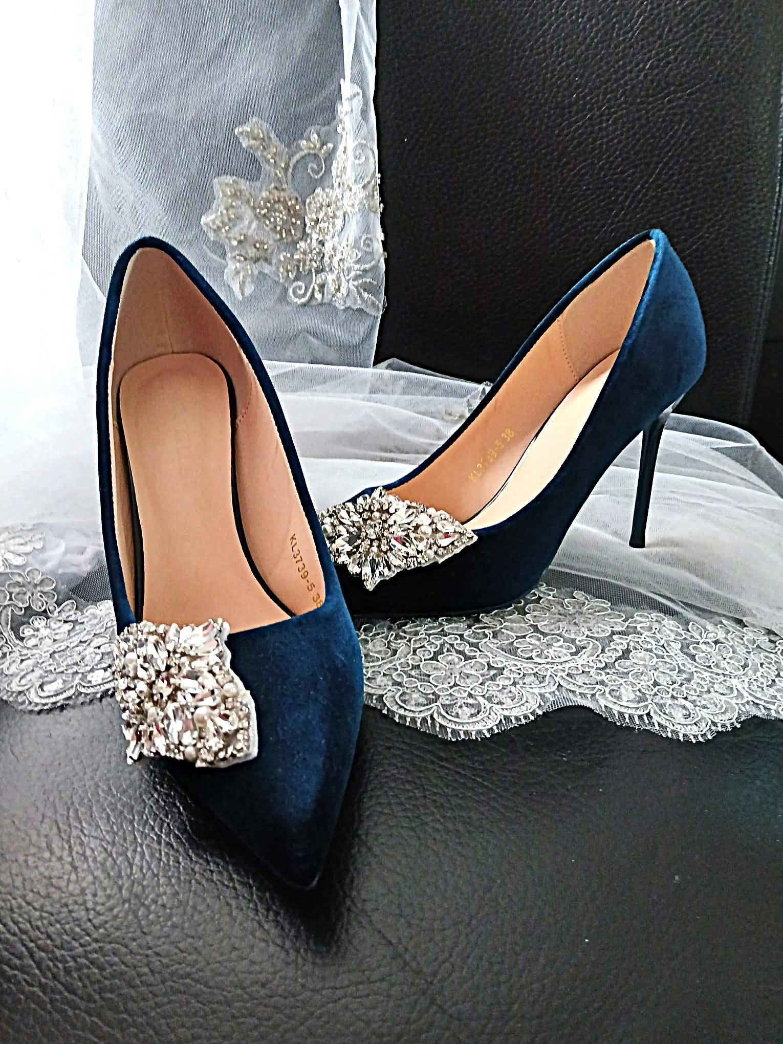 Navy Velvet Bridal Shoe Clips & Clutch Bag Set: Formal Occasion Heels