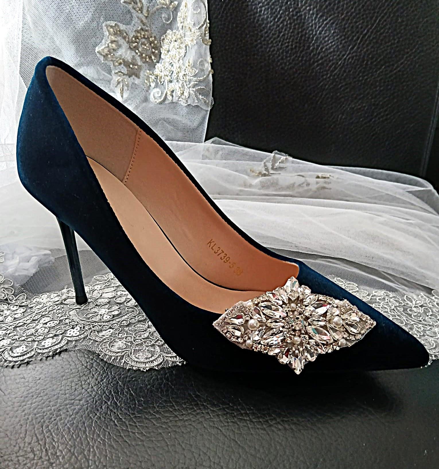 Navy Velvet Bridal Shoe Clips & Clutch Bag Set: Formal Occasion Heels