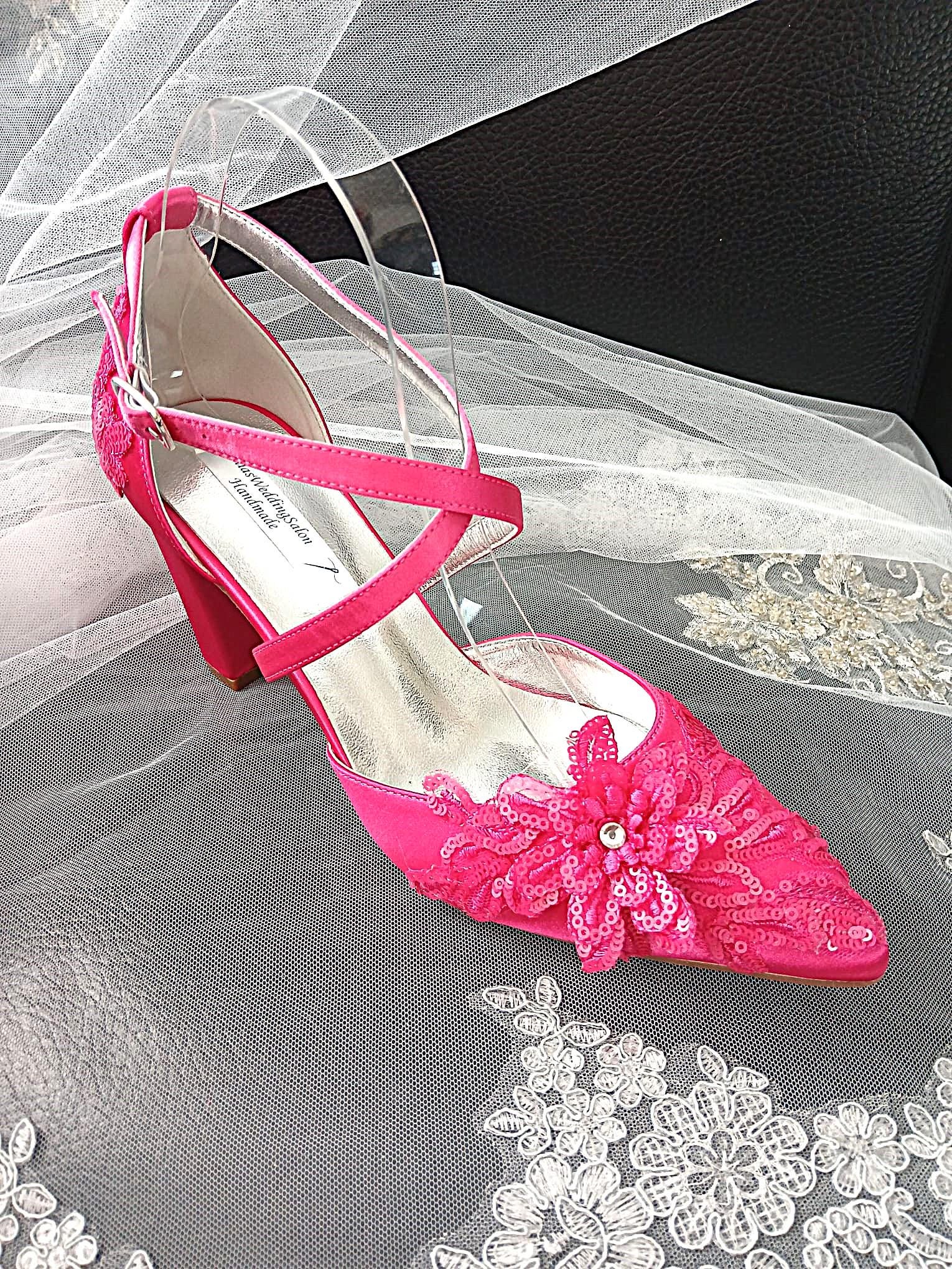 Fuchsia Satin Block Heel Shoes Hat & Clutch Set For Formal Event