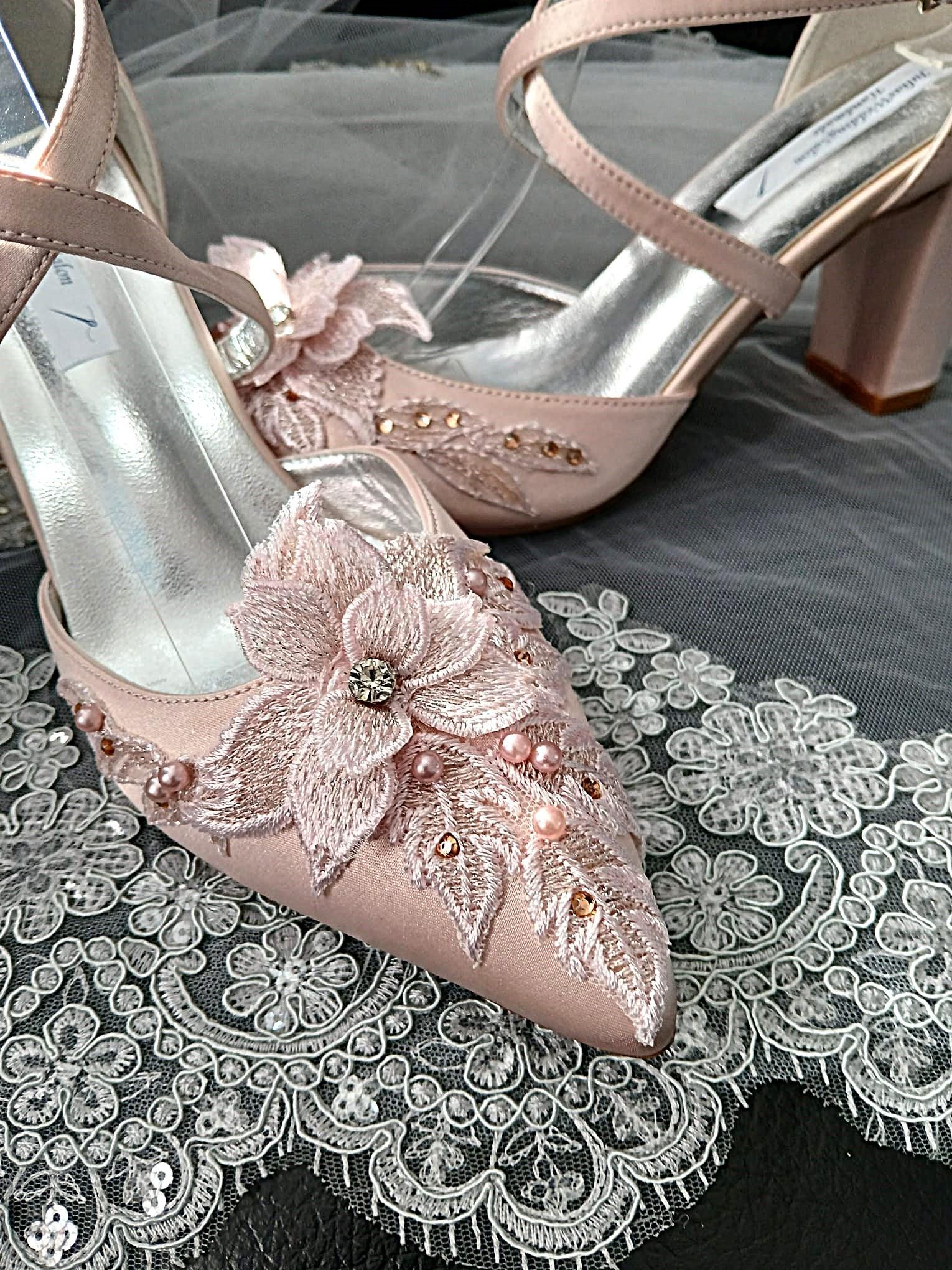 New Pink Powder Floral Block Heel Sandal & Clutch Set: Formal Occasion Footwear