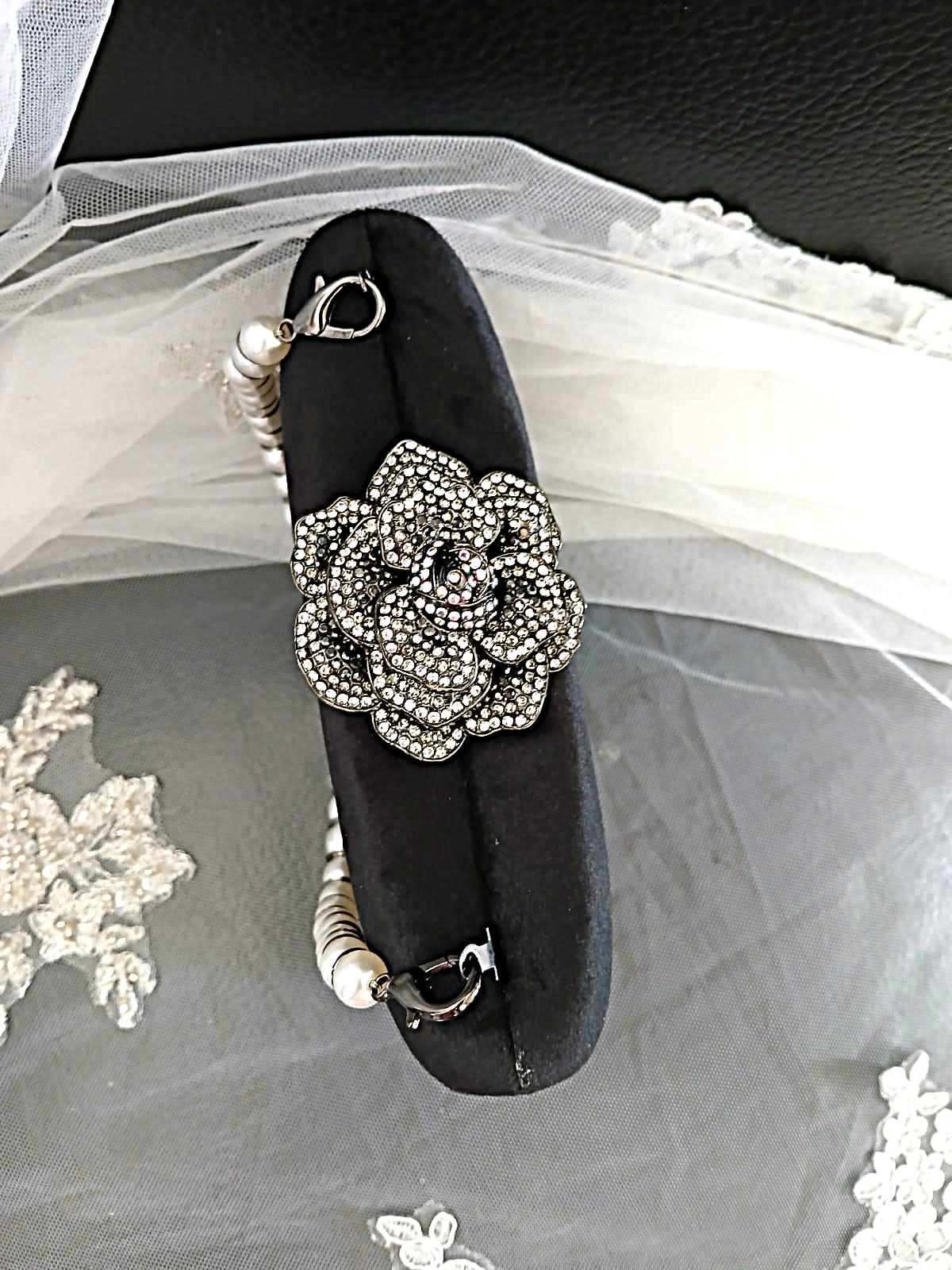 Black Velvet Evening Clutch: Pearl Handle, Flower Closure
