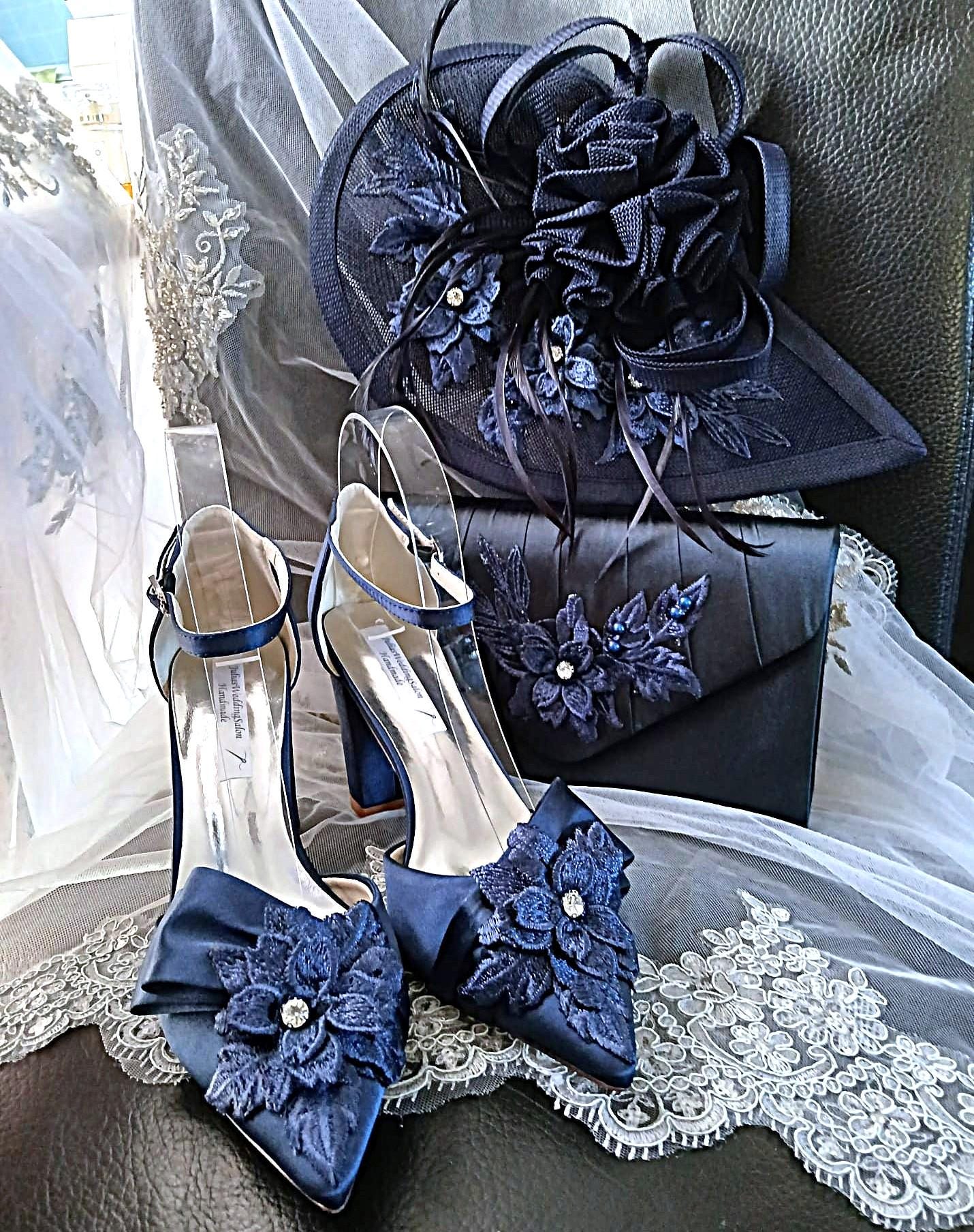 Navy Blue Floral Block Heel Shoe Set: Elegant Hat & Clutch for Formal Events