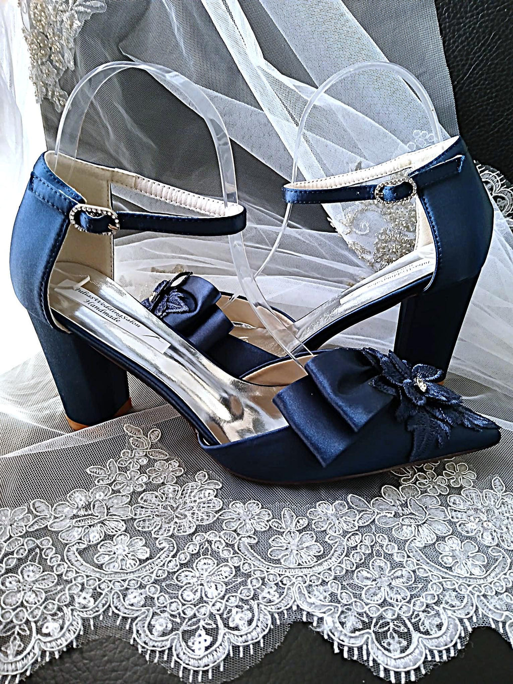 Navy Blue Floral Block Heel Shoe Set: Elegant Hat & Clutch for Formal Events