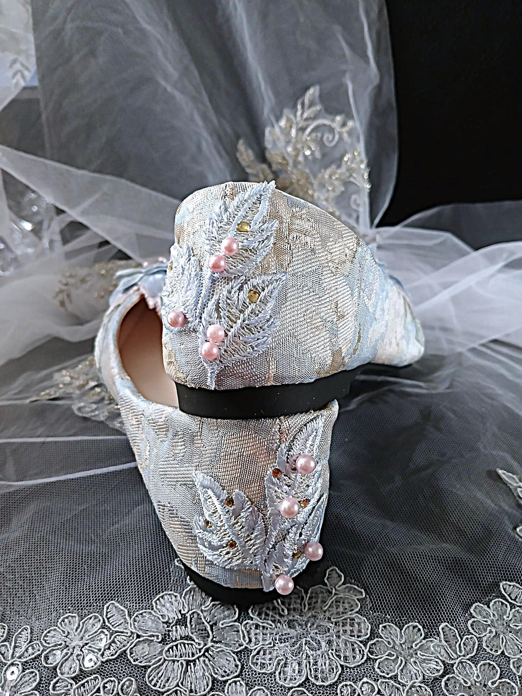 Light Blue Floral Flat Shoes Hat and Clutch Bag Set: Formal Event Footwear