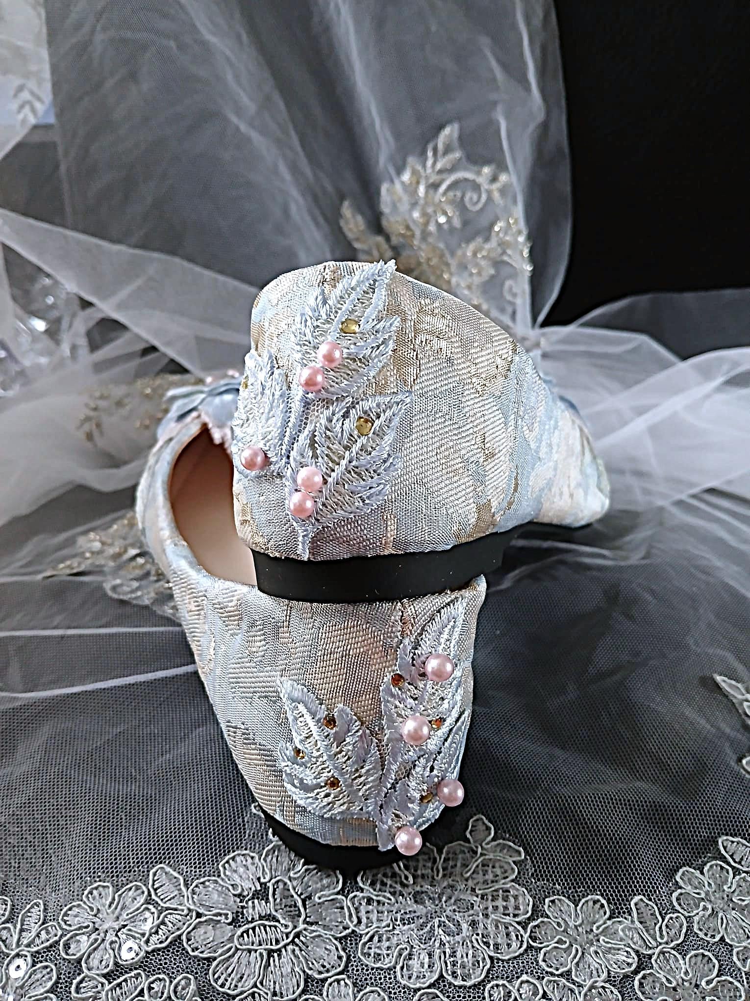 Light Blue Floral Flat Shoes Hat and Clutch Bag Set: Formal Event Footwear