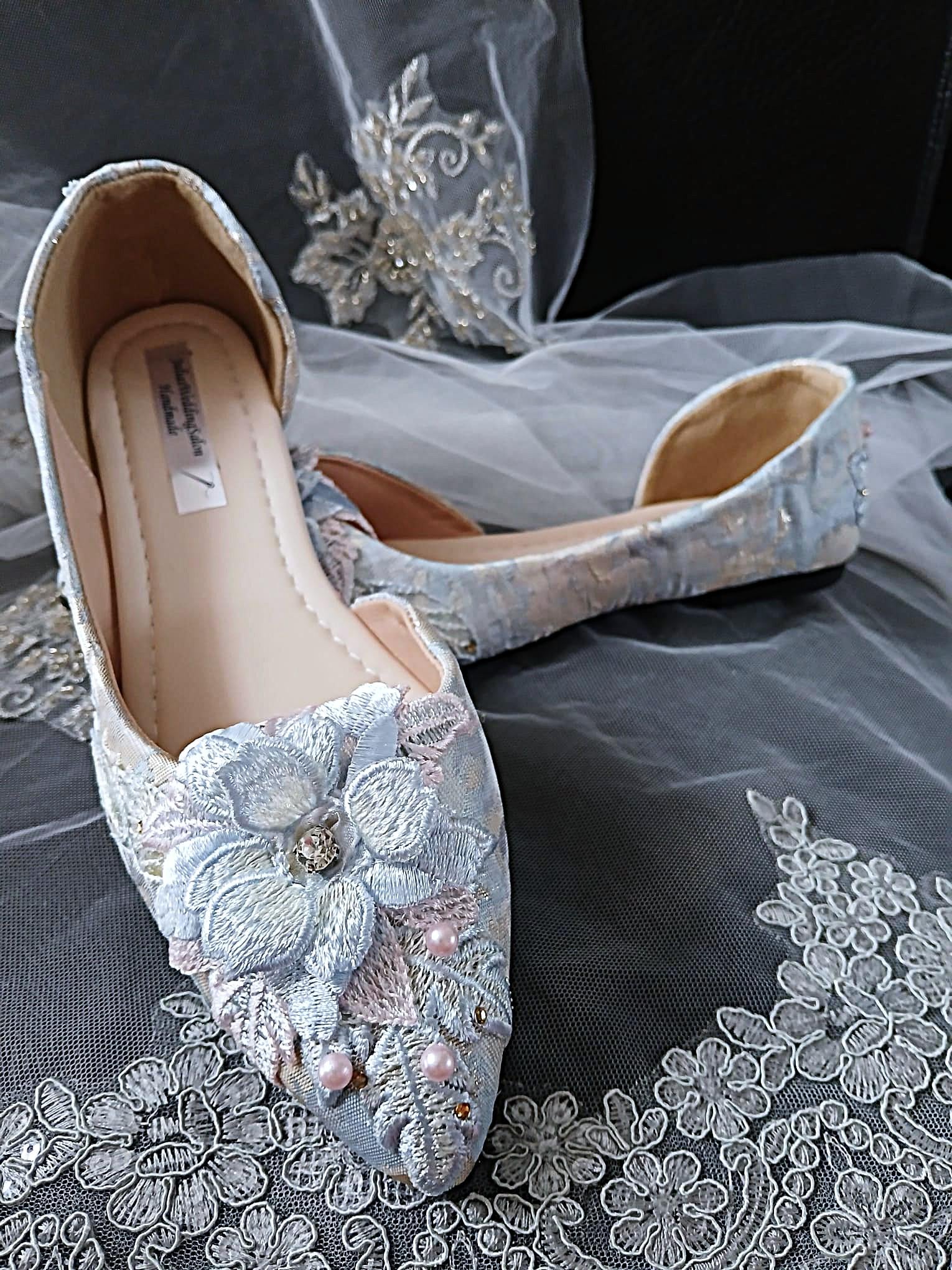 Light Blue Floral Flat Shoes Hat and Clutch Bag Set: Formal Event Footwear