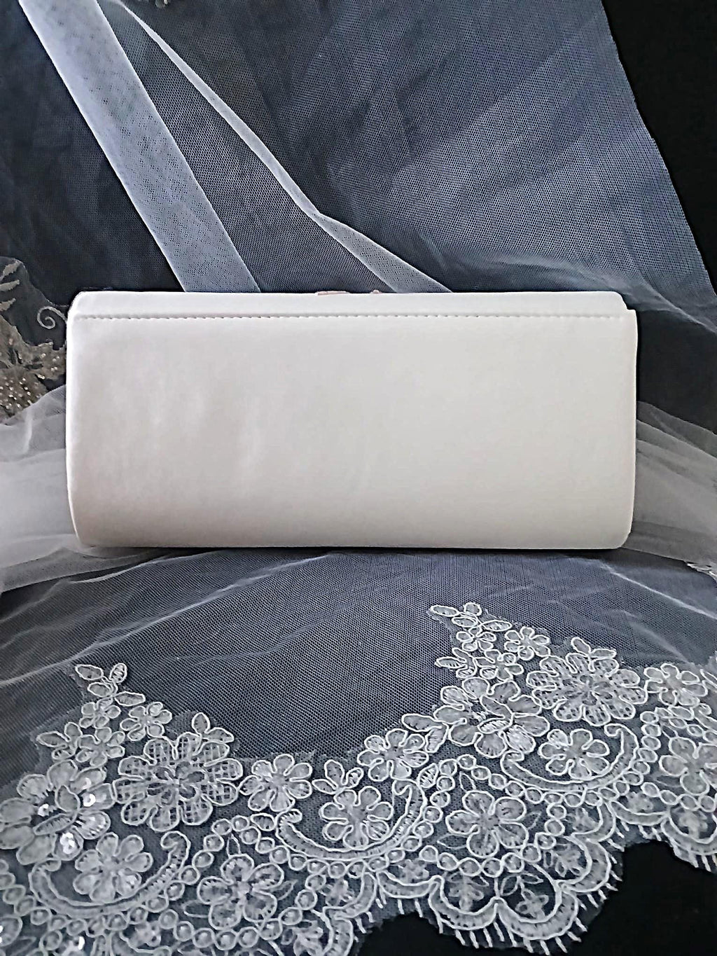 Ivory Floral Bridal Handbag & Hat Set With Pink Flower: Elegant Wedding Accessories