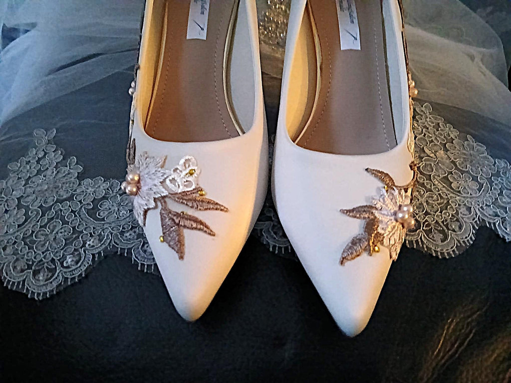 Ivory and Brown Floral Shoe Set: Mid Heel Shoes, Hat & Clutch